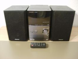 *** PANASONIC Musikanlage mit Boxen ***