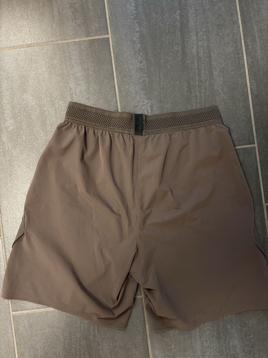 Nike Pantaloni: Nike Shorts M – Usato da Rümlang venduto da svent 6