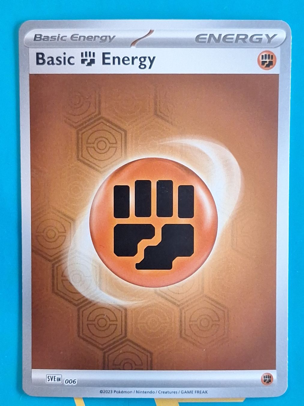 Pokémon Carte collezionabili: Basic Fighting Energy - Reverse Holo - Scarlet Violet – Usato da Altstätten SG venduto da GGsGameshop