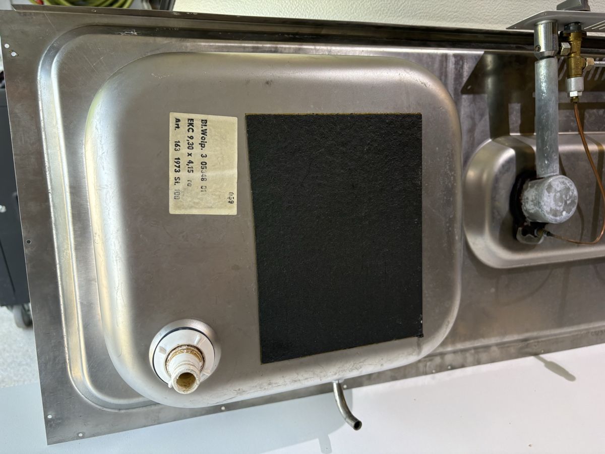 Cuisines complètes: Kocher/Spüle Kombination aus Oldtimer Wohnwagen – D'occasion à Männedorf par Tveri78 8