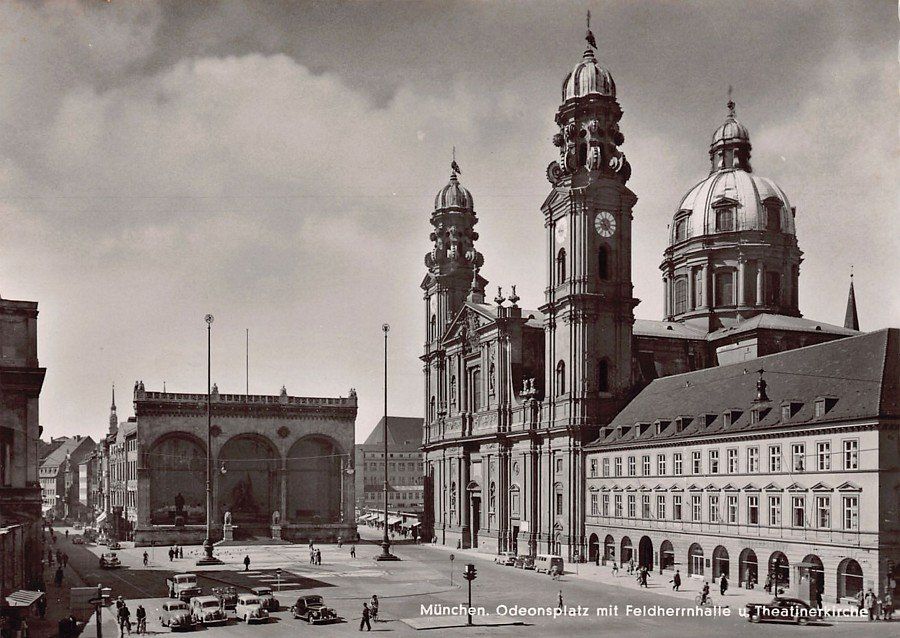 Cartes postales: München, Odeonsplatz, Oldtimer, um 1940-45 – D'occasion à Frauenfeld par POML
