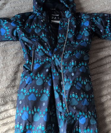 Reima Schneeanzug blau mit Pfotenmuster neuwertig Grösse 86