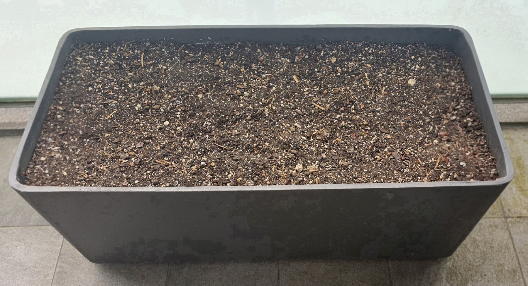 Eternit Pots de fleurs: Swisspearl Pflanzengefäss Delta – D'occasion à Hinwil par Skerium