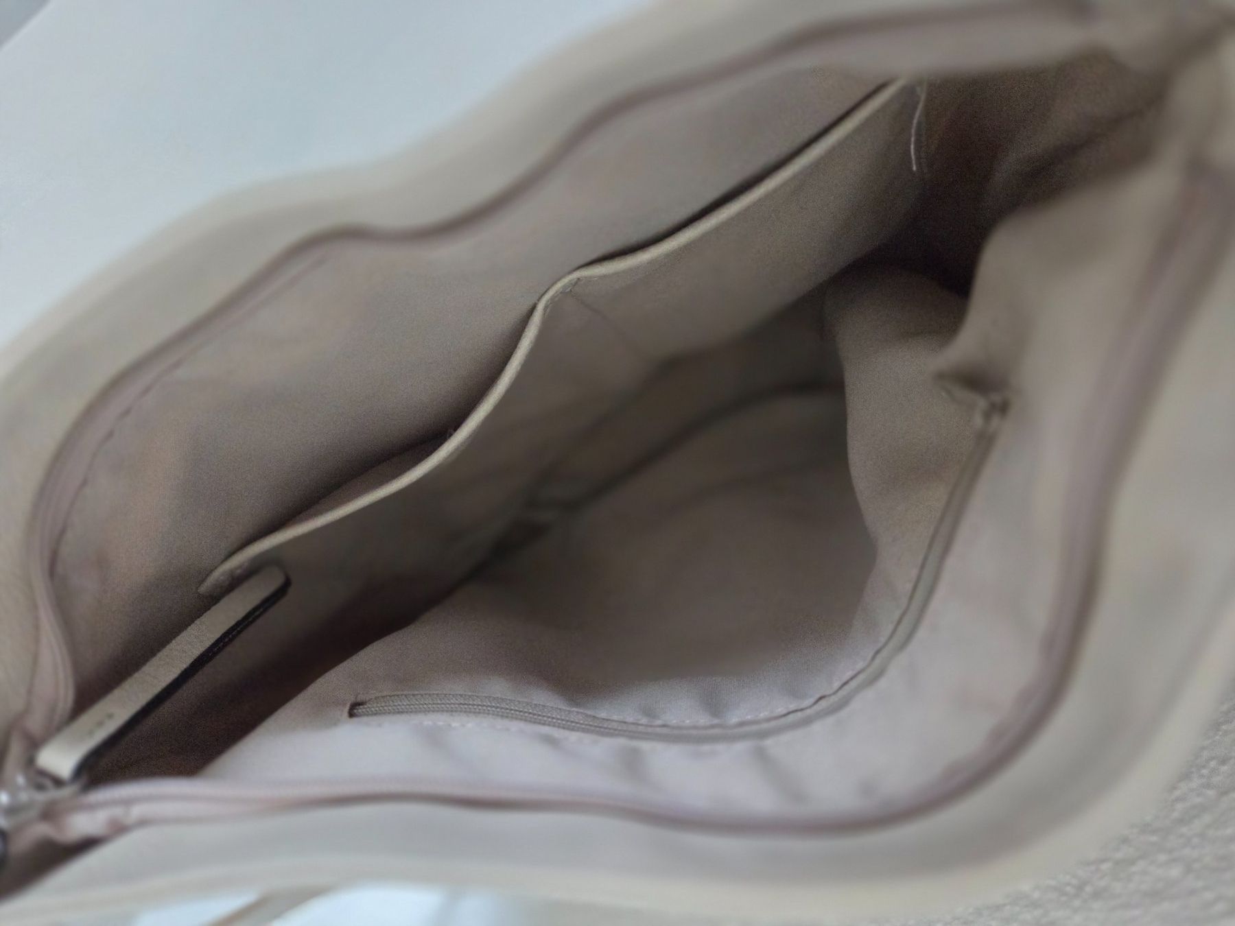Taschen für Damen: Umhängetasche beige Damen – Gebraucht aus Oftringen von Black_Nymeria 1