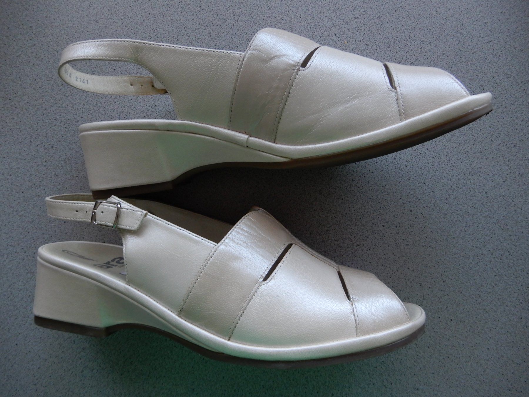 Ara Damenschuhe: ARA Damen-Pumps, beige 6 1/2, Luftpolster – Neu (gemäss Beschreibung) aus Burgdorf von Liss 2