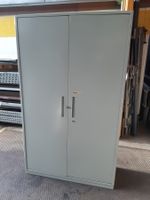 Massiver Metall-Schrank, 6 Tablaren, Pos.1