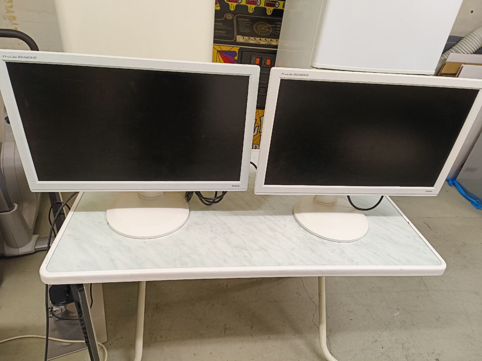 Monitore: Monitors HDMI.  19 stück – Gebraucht aus Pfäffikon ZH von K-V-M 3