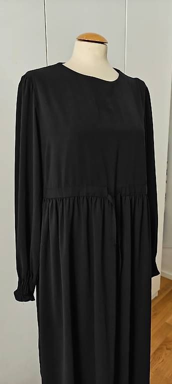 Vestiti: Kleid/Abaya schwarz – Usato da Basel venduto da ukhtyy 4