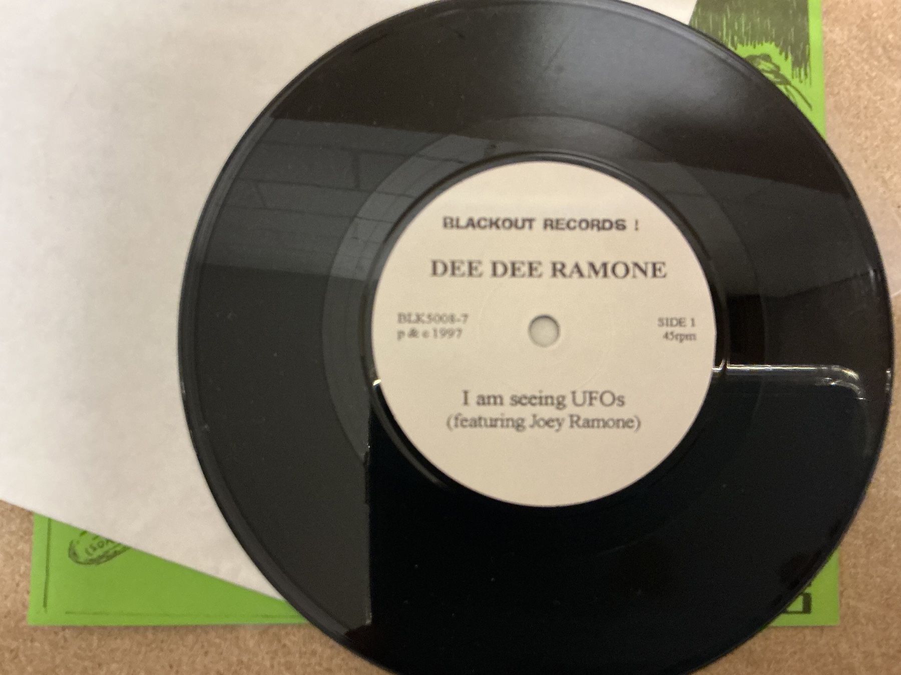 Vinyles: Dee Dee Ramone Single  I Am Seeing UFOs – D'occasion à Winterthur par Tumko-Vinyl 1