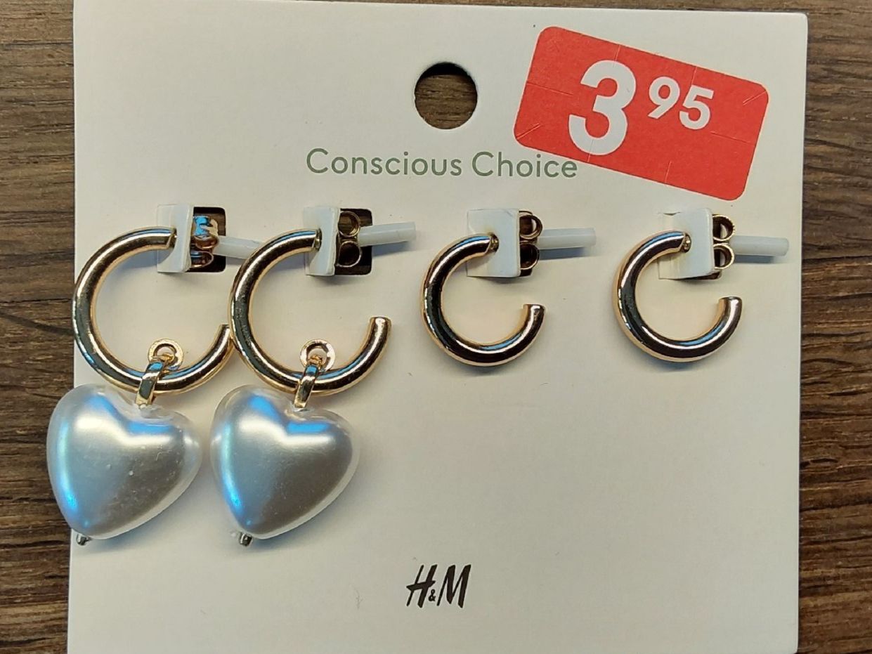 Ohrringe & -stecker: 2 Paar Ohrstecker H&M neu – Neu und originalverpackt aus Köniz von scopello12