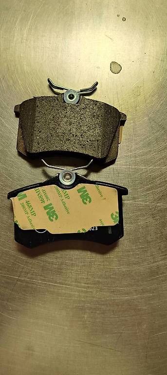 Tutti pezzi di ricambio auto: plaquettes de frein – Usato da Lausanne venduto da amkd