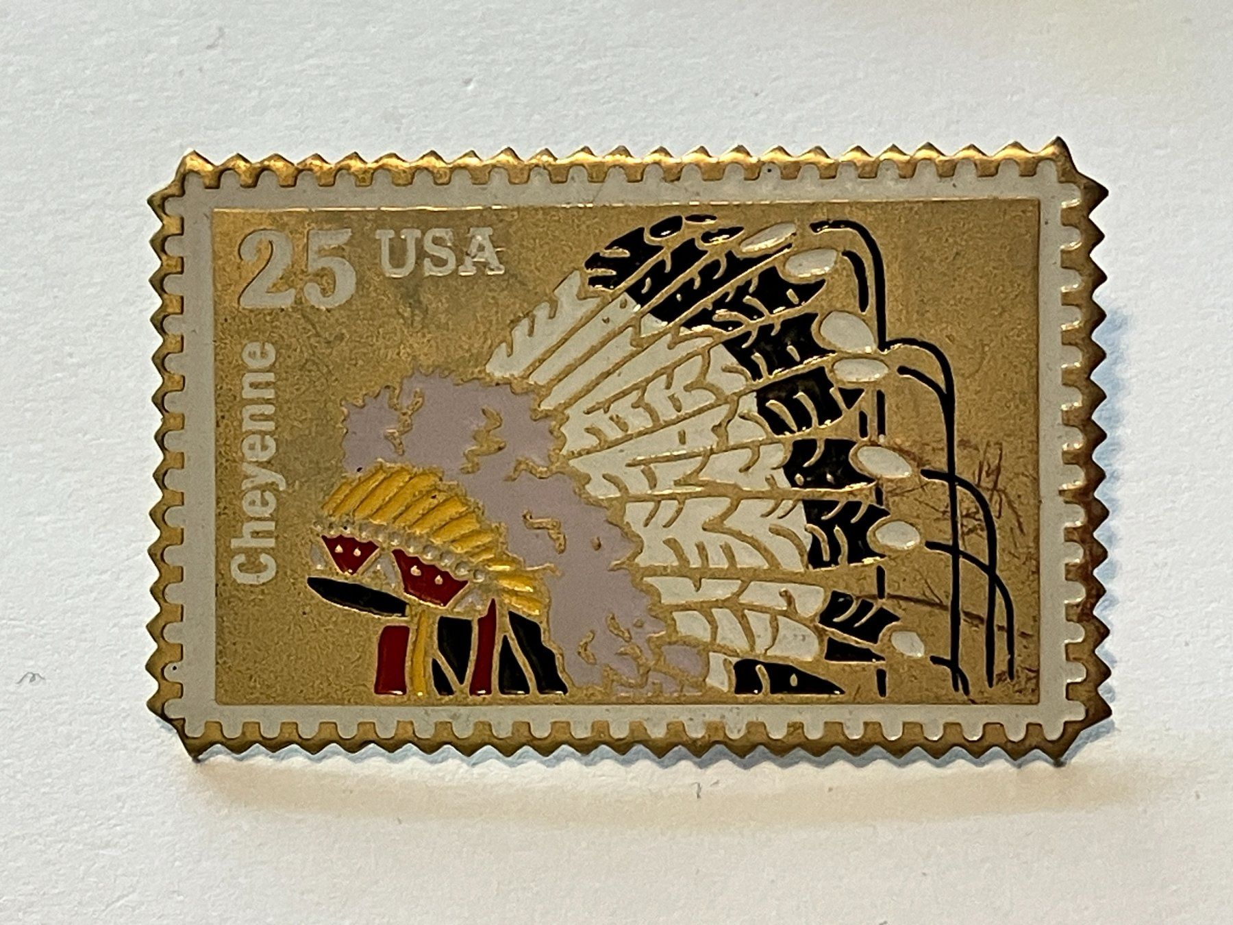 Placchette & Badge: 1 Pin Briefmarke USA Cheyenne – Usato da Basel venduto da djwwpp