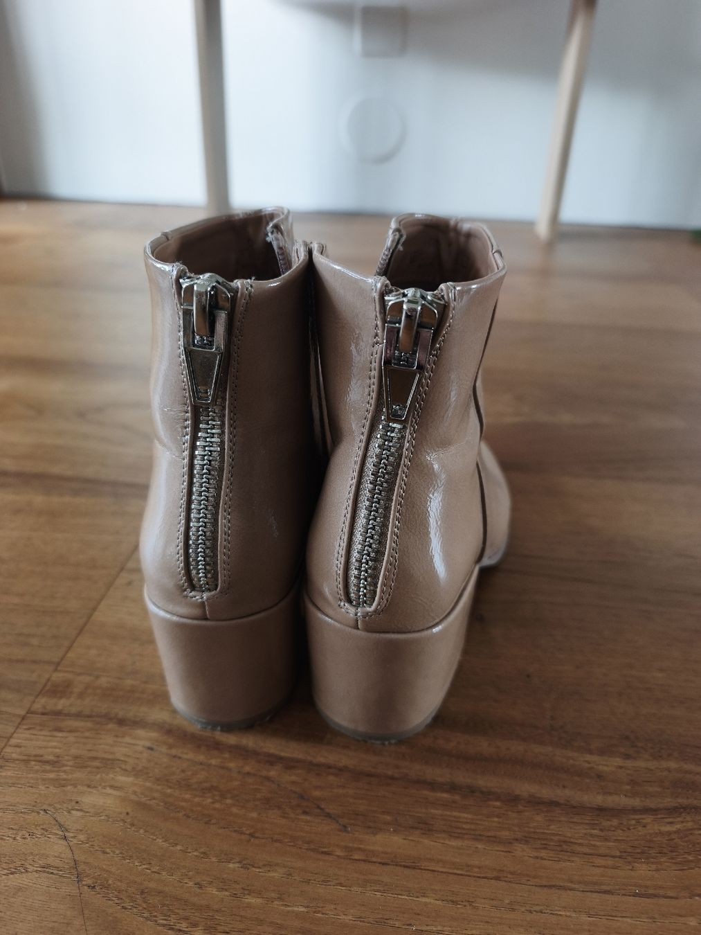 Only Damenschuhe: Stiefeletten, Lackoptik, beige, GR 37  – Neu (gemäss Beschreibung) aus Schaan von Sarahvo13 1