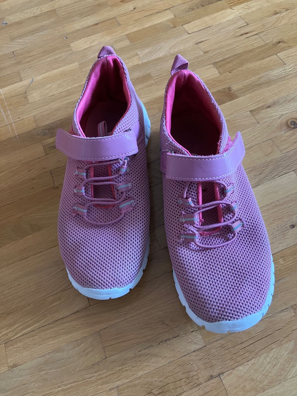 Scarpe per ragazze: Mädchen Turnschuhe Gr. 35 – Usato da Basel venduto da Hamburg82