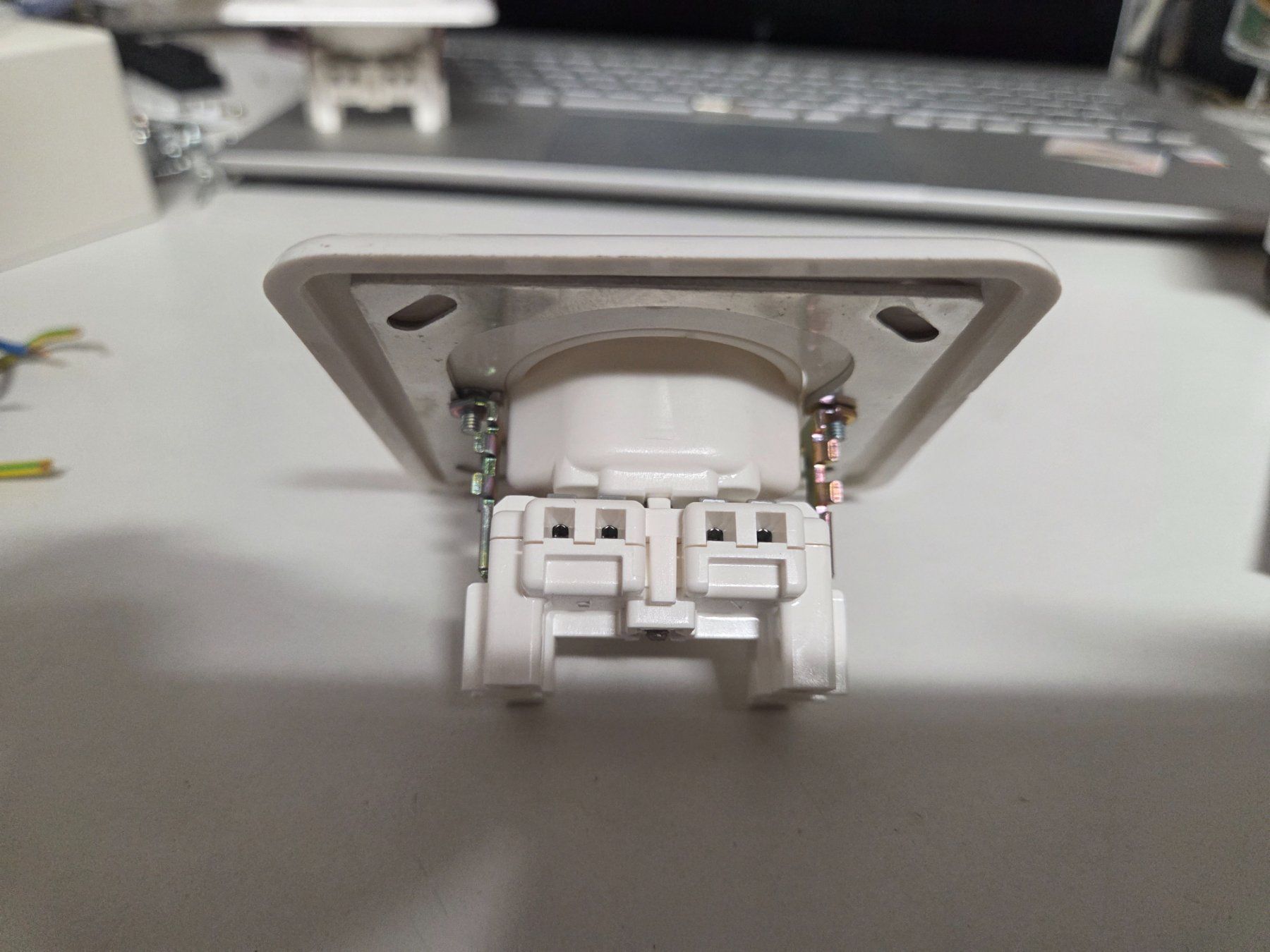 Feller Stecker: UP FELLER Steckdose T13 Typ13 – Gebraucht aus Zürich von eymen20 5