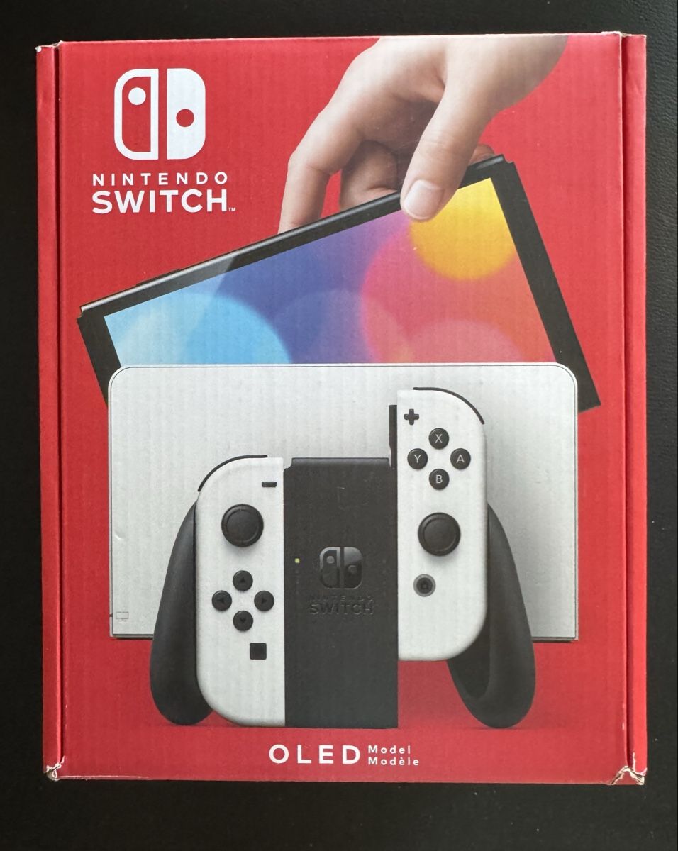 Nintendo Consoles: Nintendo Switch OLED et accessoires – D'occasion à Blonay par ADO_79