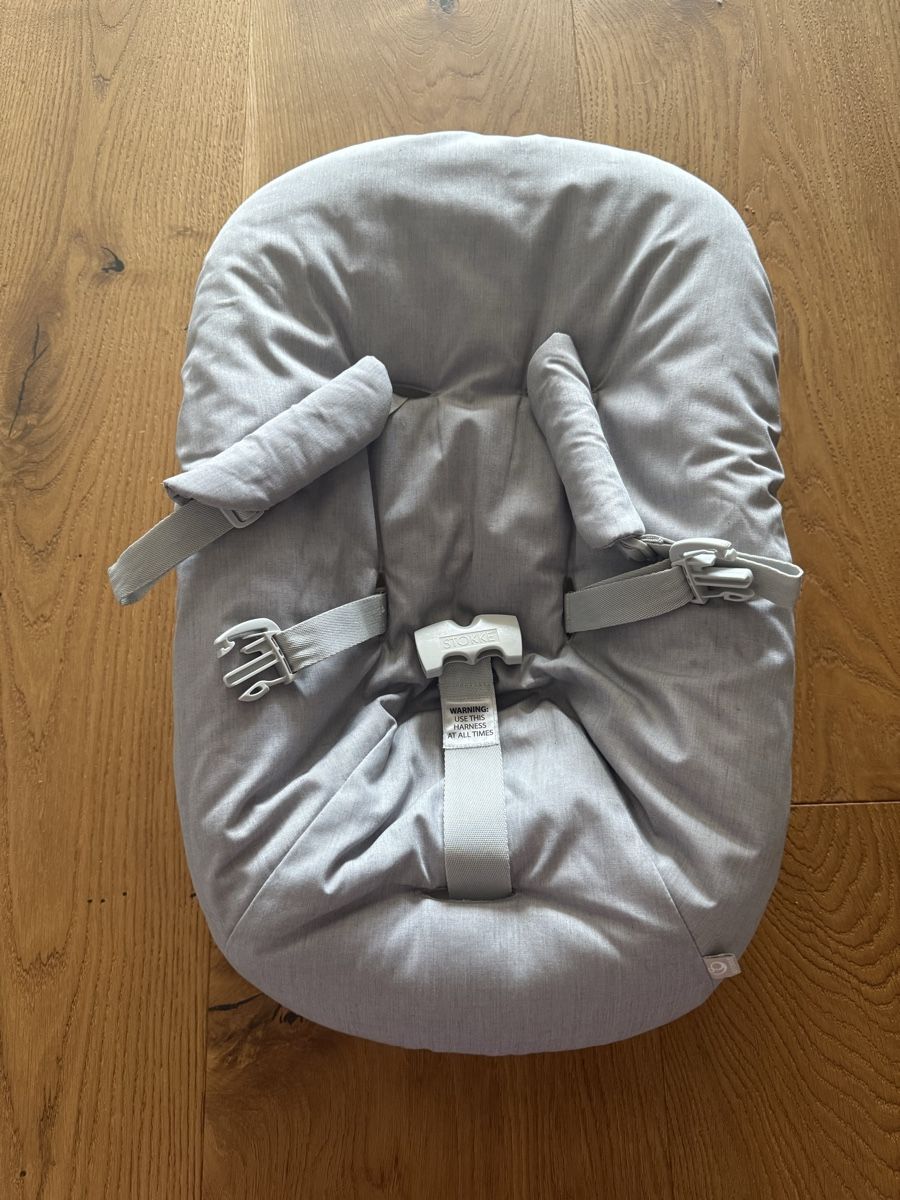 Stokke Seggioloni: STOKKE Tripp Trapp Newborn Set grey – Usato da Herrliberg venduto da cocktail18 1