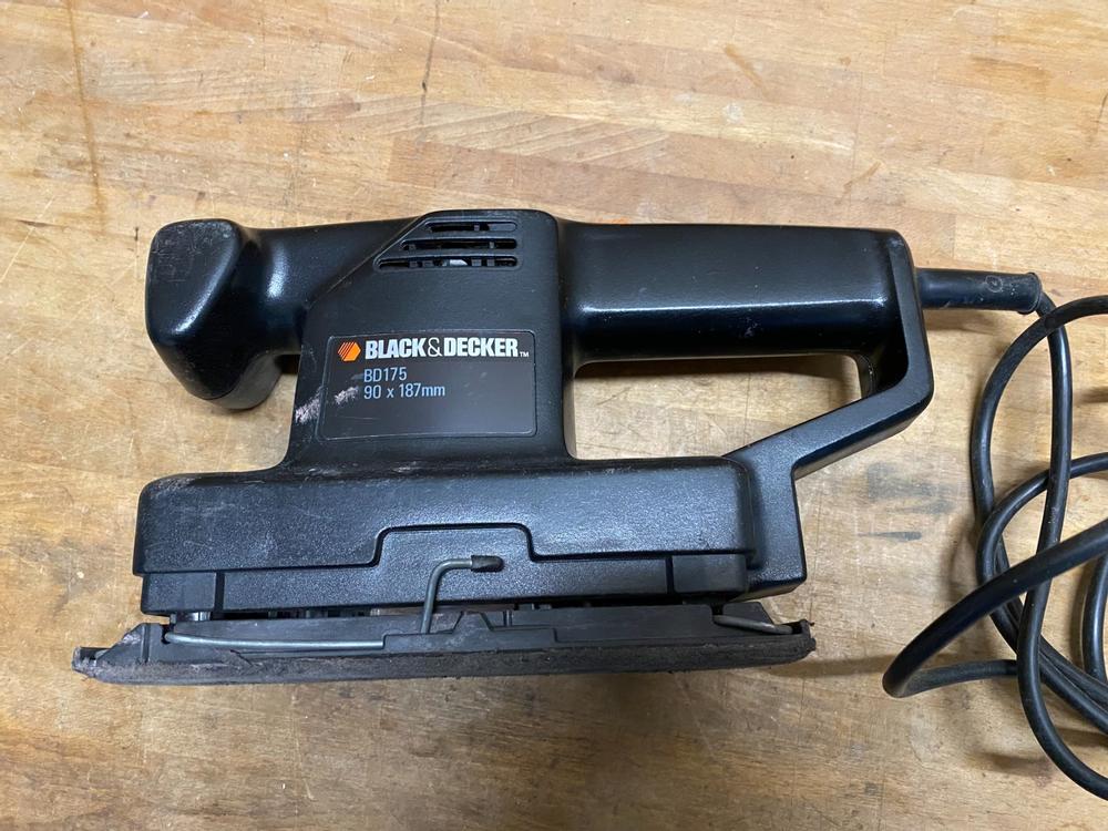 Black & Decker BD175 Electric Sander, 90x187MM