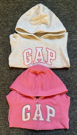 2 süsse GAP Kapuzenpullover Gr. 110