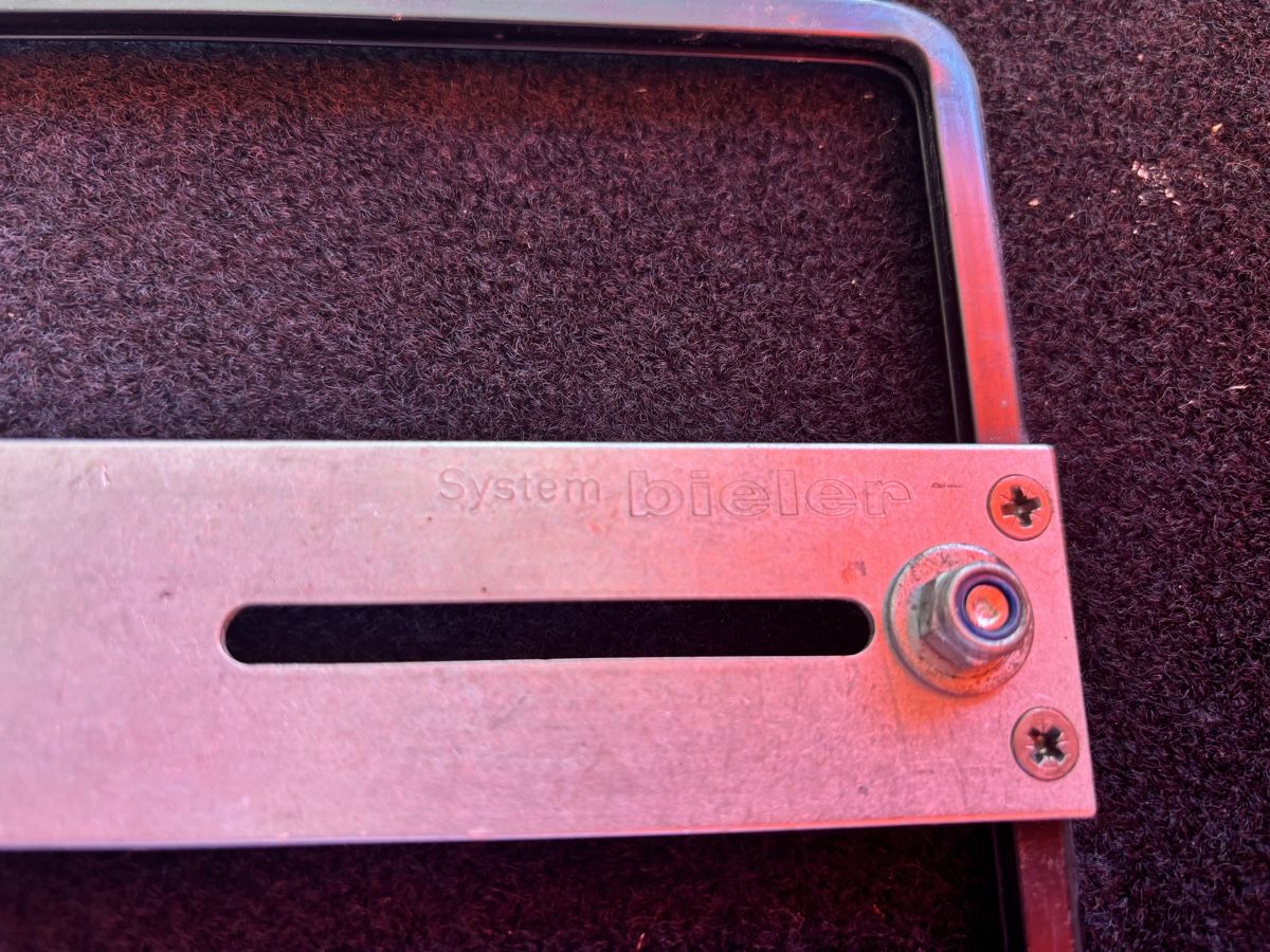 Alle Autoersatzteile: Nummernschild Bieler System schwarzer Rahmen  – Gebraucht aus St. Gallen von always-a-good-buy 1