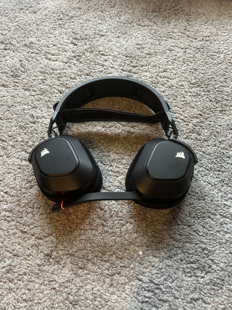 Corsair Kopfhörer: Corsair HS80 RGB Wireless Gaming Headset  – Gebraucht aus Niederweningen von tid_yy52
