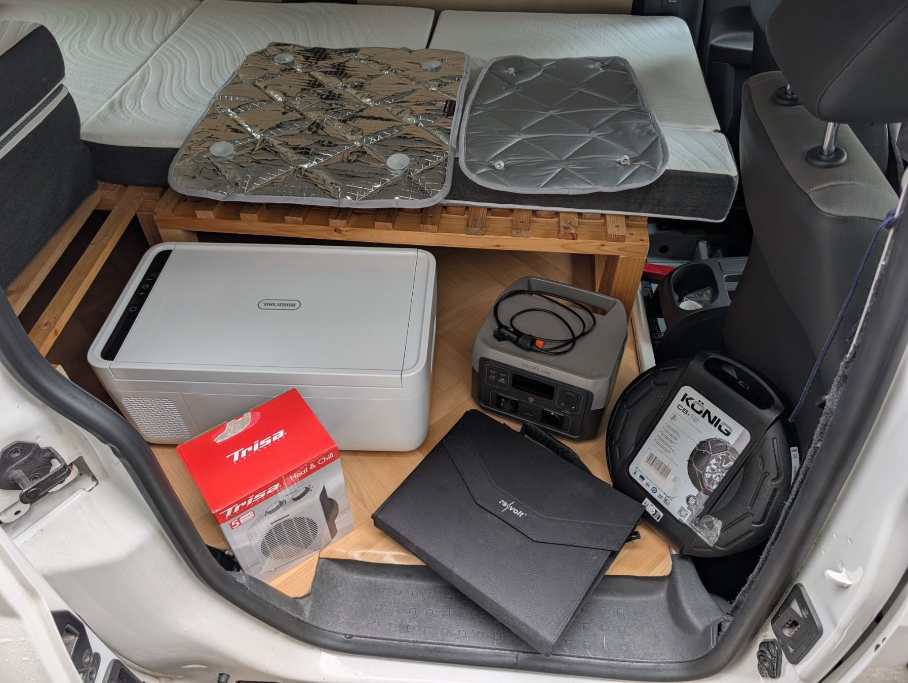 VW Camping Fahrzeuge: FRISCH AB MFK!Camper VW Caddy Maxi (Campingausbau,Campervan) – Gebraucht aus Zürich von hobbit87 6