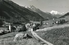Reckingen   VS  im Goms  mit Weissmies     um 1959