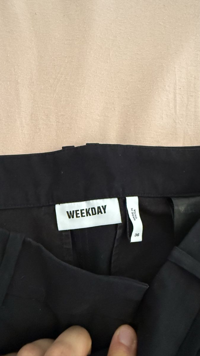 Weekday Pantaloni: Weekday damenanzugshose grösse 36 – Usato da winikon venduto da lfisch04 1