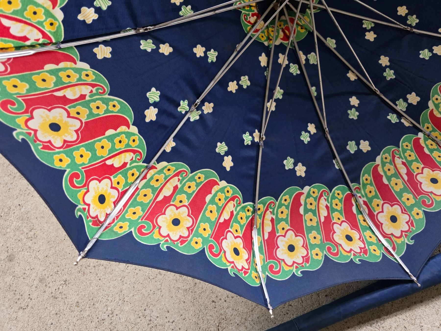 Ombrelli: antiker Regenschirm Schirm 84 cm x 86 cm – Usato da Walterswil BE venduto da Lonitti 4