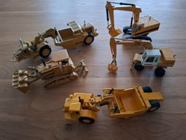 Lot Baumaschinen 1:50 Vitrinen-Modelle Conrad?