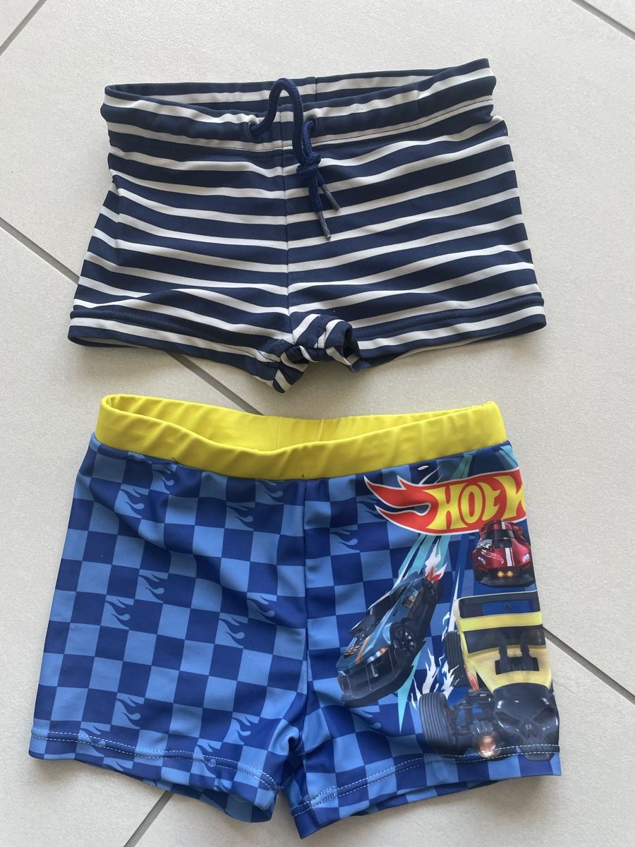 Costumi da bagno: Zwei Badehosen 92/98 – Usato da Rüti ZH venduto da kar_xx9l