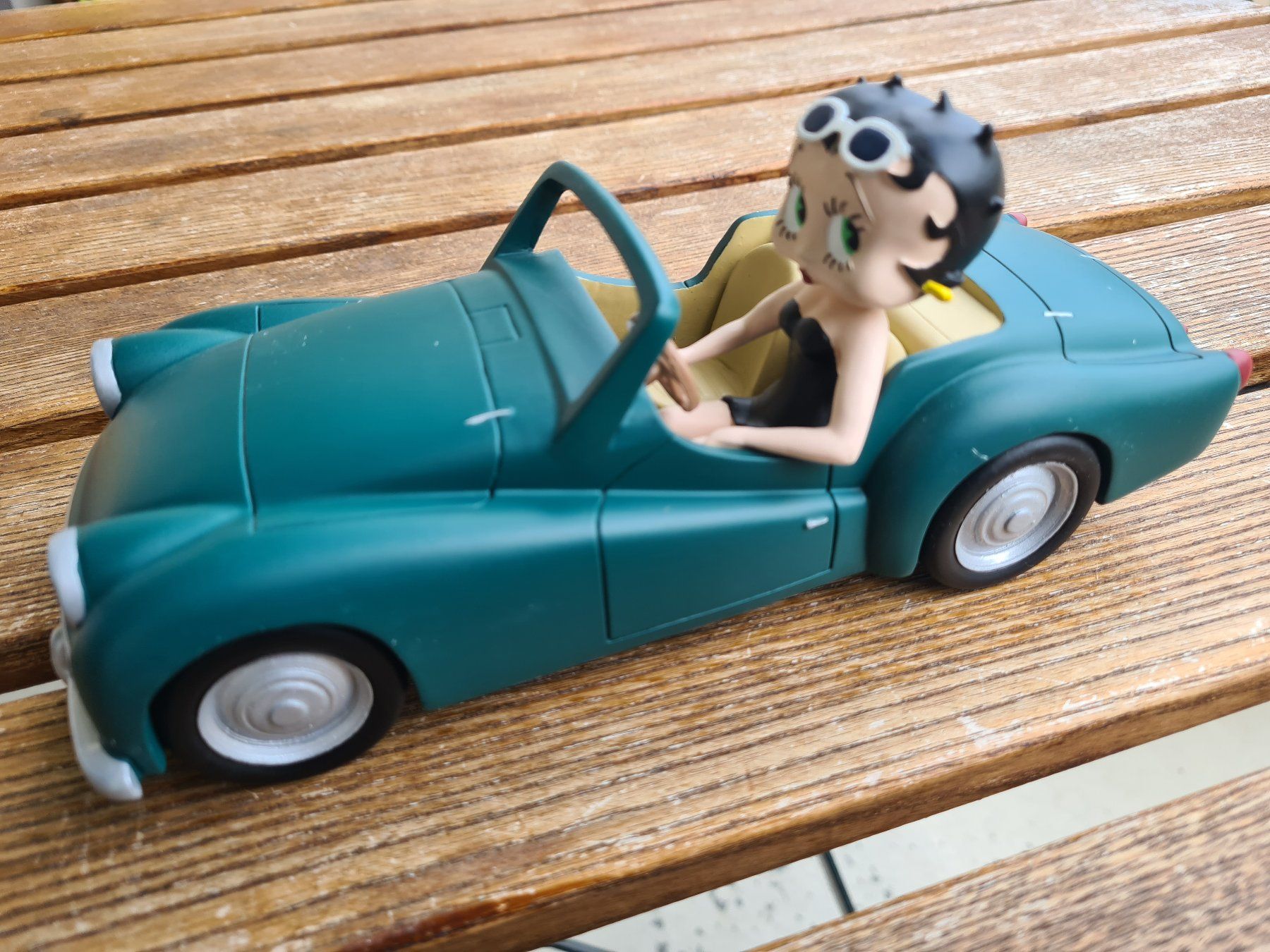 Statuette: Betty Boop Car Triumph TR3A – Nuovo e nell'imballaggio originale da Basel venduto da Solarbebop 3