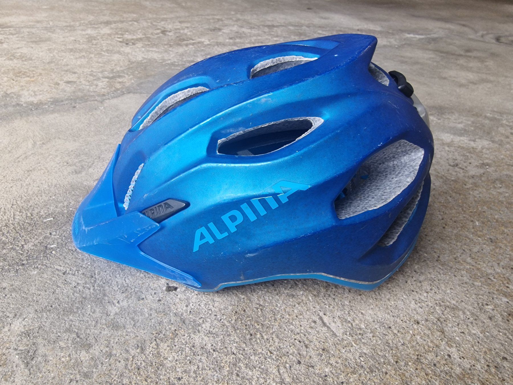 Alpina Helme: Alpina Fahrradhelm, Blau – Gebraucht aus Appenzell von BreGol 1