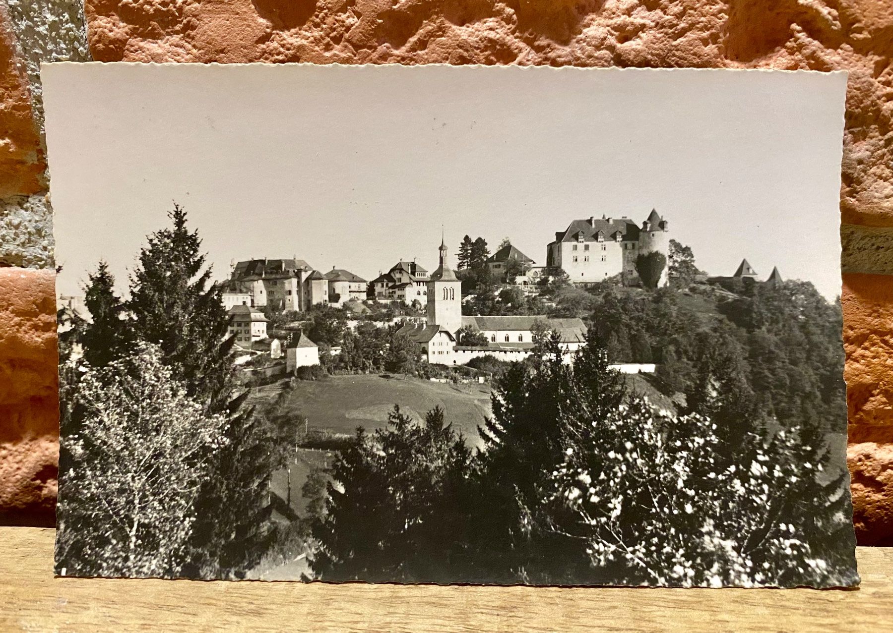 Cartoline postali: GRUYÈRES - Greyerz mit Schloss – Usato da Root venduto da ENGLAND-TREASURES