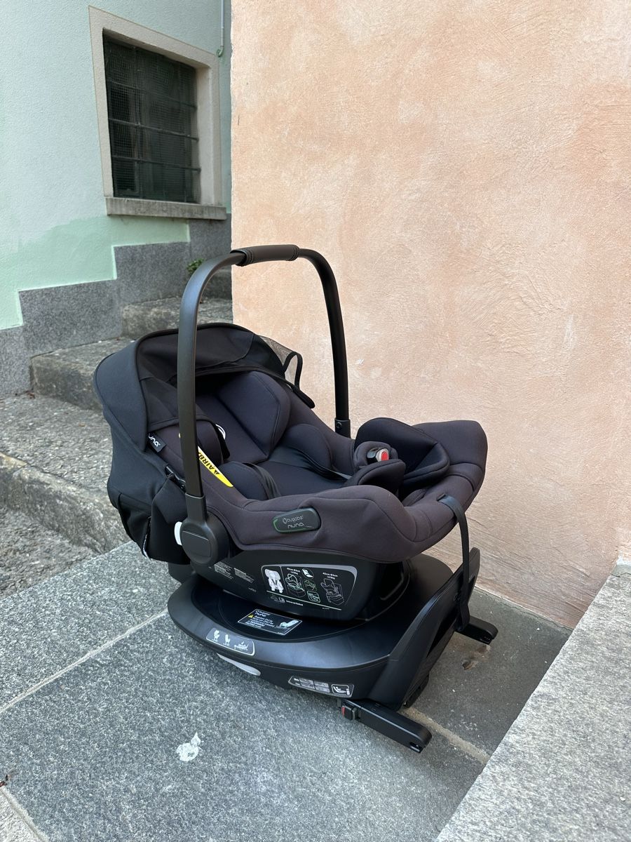 Bugaboo Seggiolini per auto: Bugaboo Turtle Air + isofix 360 base inkl. Adapter – Usato da Orselina venduto da GIONALERIPO 1