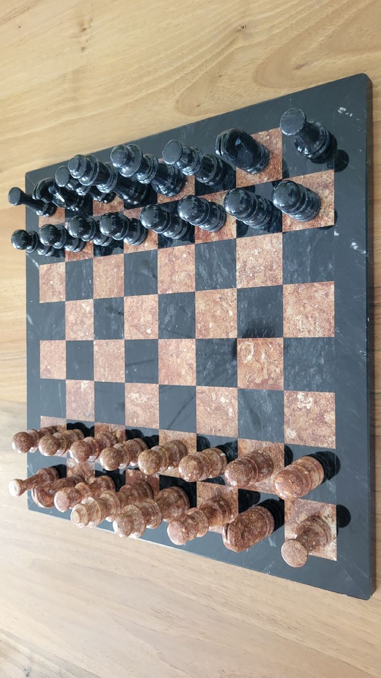 Jeux: Schachspiel aus echtem Marmor – D'occasion à Döttingen par Alis68