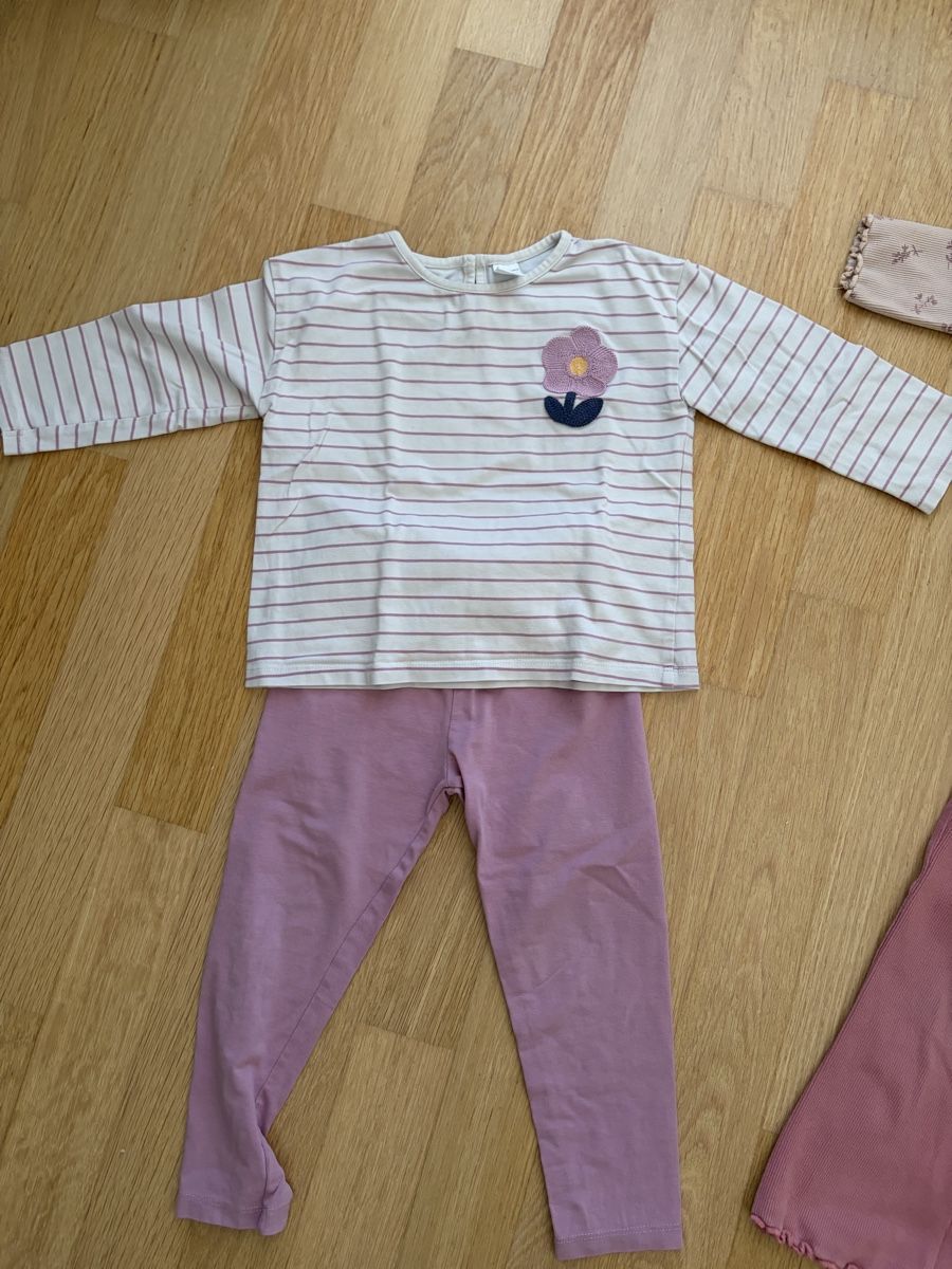 Kleiderpakete & -sets: 3 Mädchen Outfits Grösse 98 – Gebraucht aus Regensdorf von Branca990 1