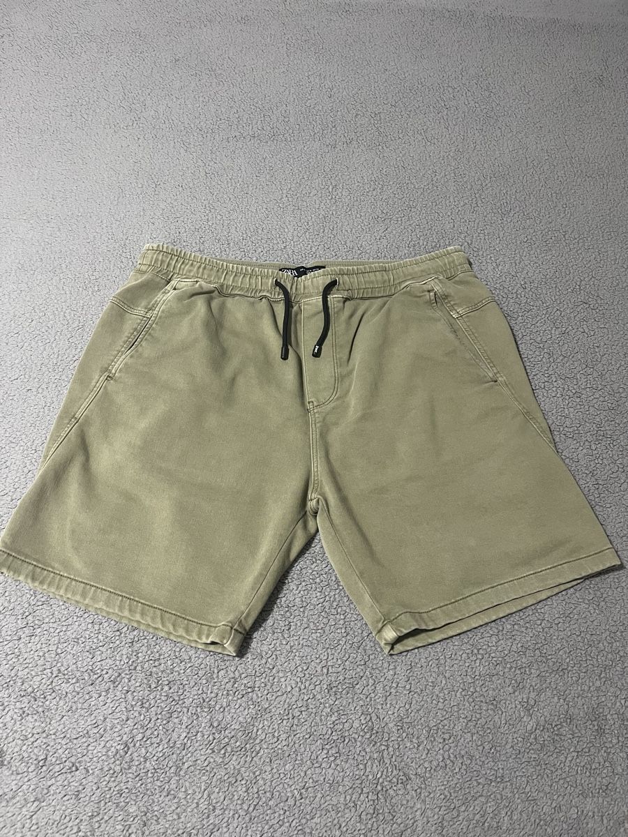 Zara Pantaloni: Zara Shorts – Usato da Zollikerberg venduto da JvD0211