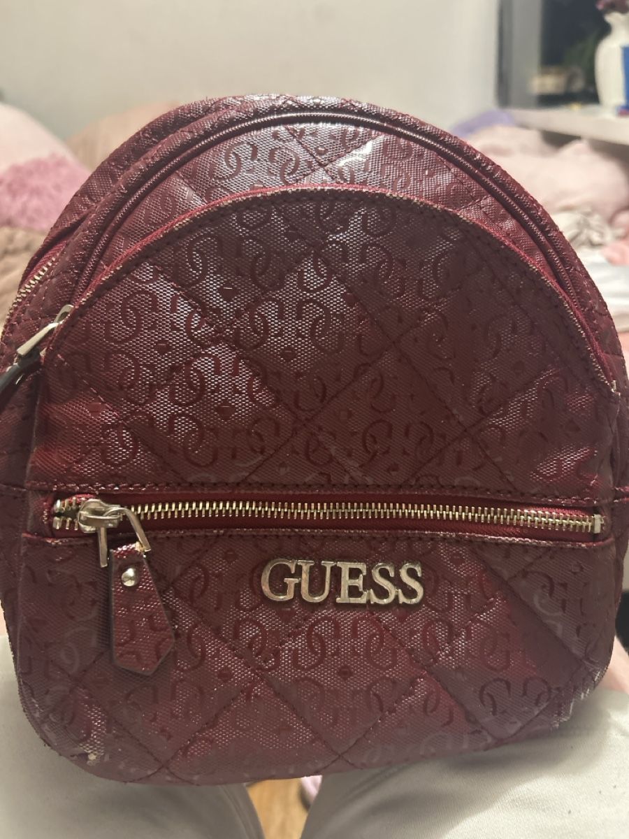 Zaini: Rucksack GUESS Damen bordeauxrot – Usato da Arlesheim venduto da cen_cdm5