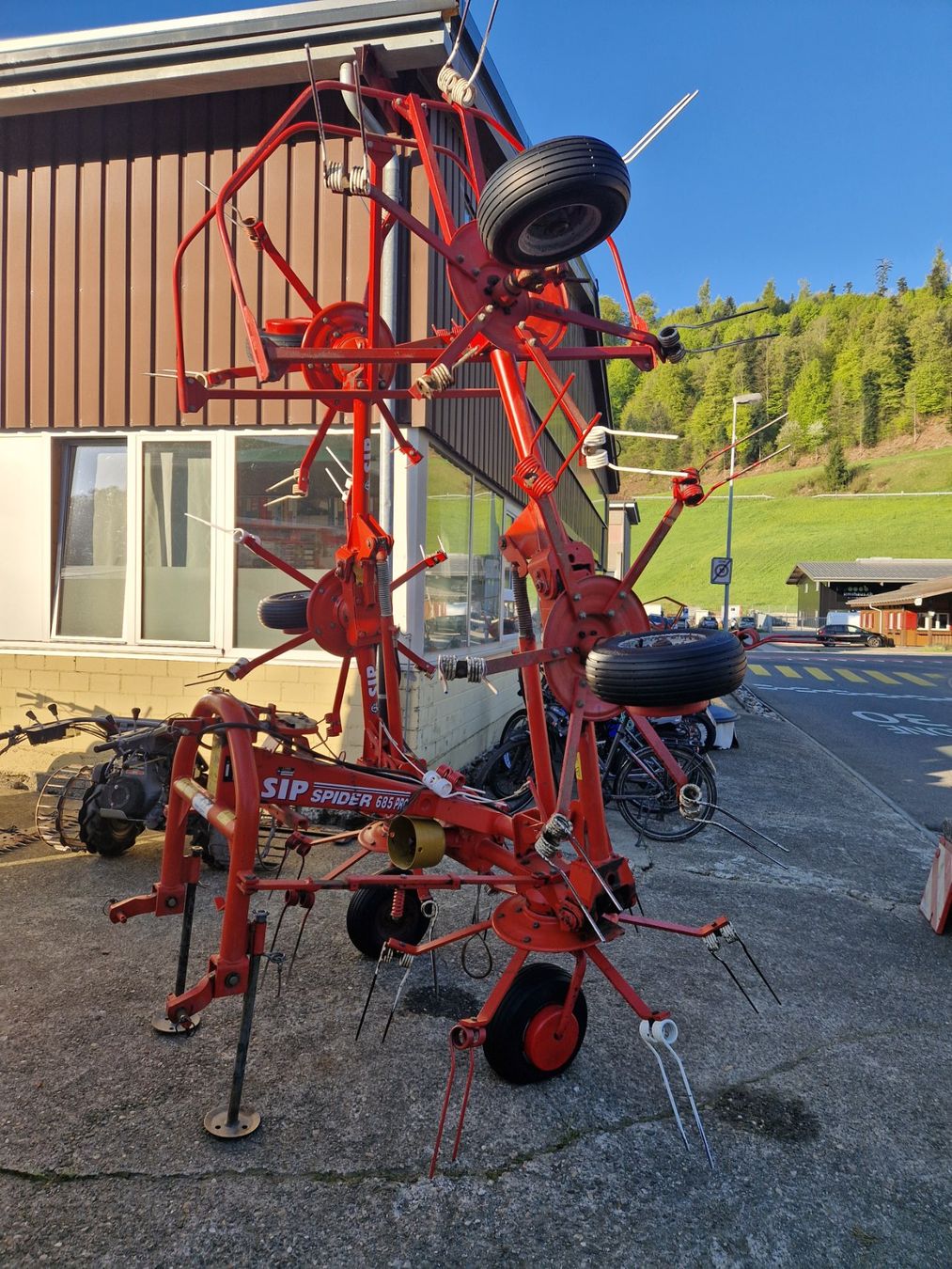 Tutte le macchine: Kreiselheuer SIP 685 – Usato da Menznau venduto da 6122 2