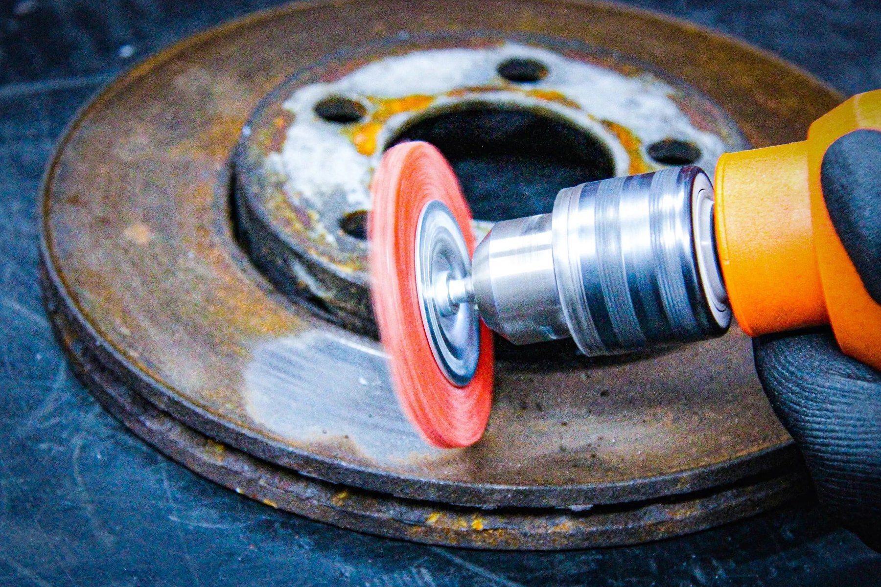 Tutti gli attrezzi: Nylonbürste, 100 mm, 6 mm Schaft – Nuovo e nell'imballaggio originale da Dietikon venduto da KFZ-Spezialwerkzeuge 1