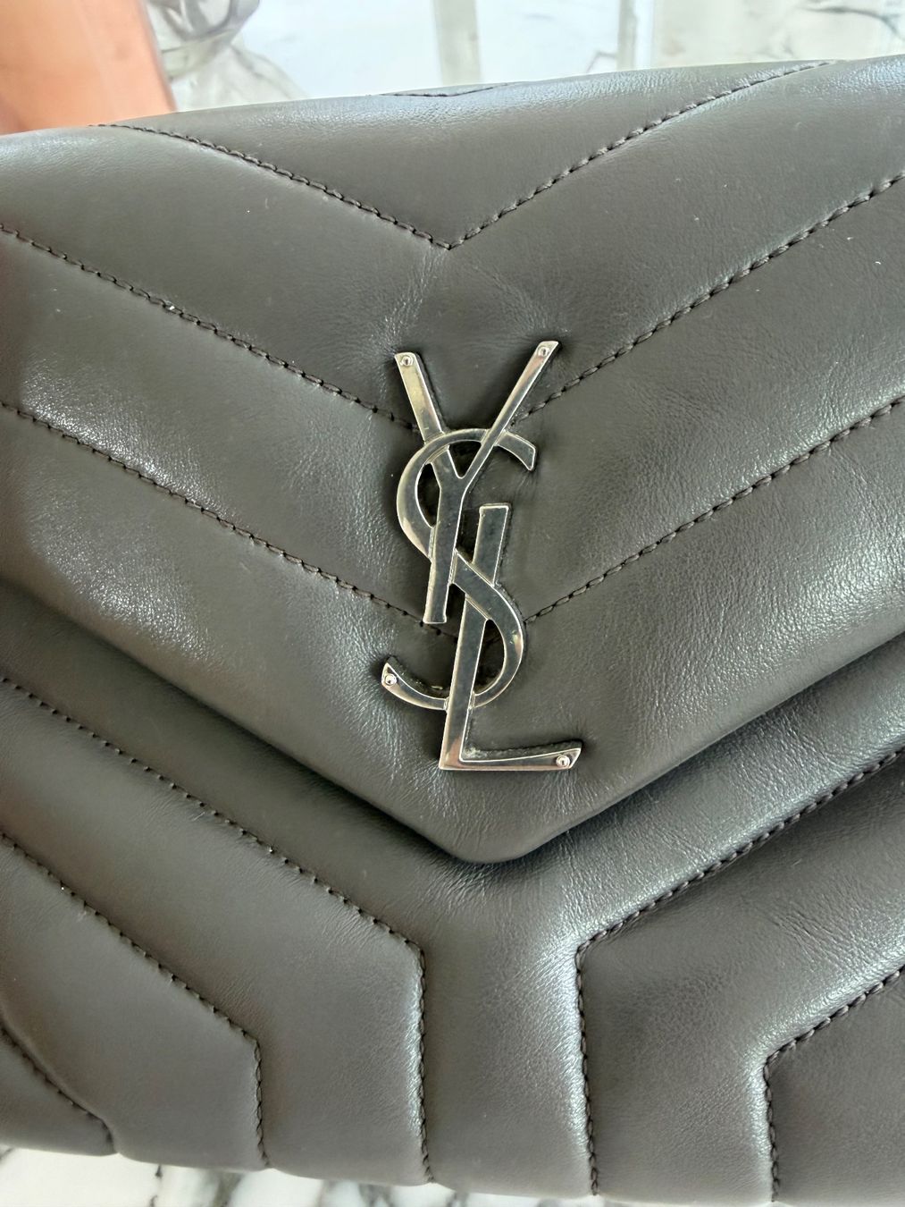 Saint Laurent Taschen für Damen: Saint Laurent Lou Lou Tasche – Gebraucht aus Uster von InstyleD 1