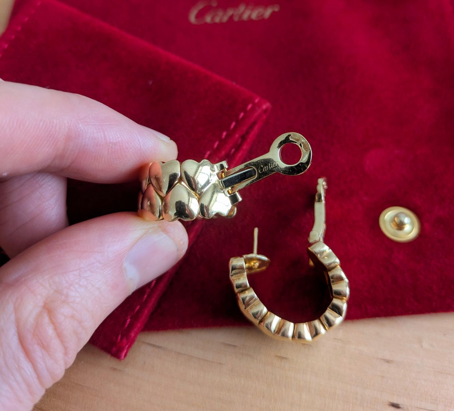Cartier Orecchini pendenti & Orecchini a lobo: Cartier 18k karat "Gold Hearts Earclips" – Usato da St. Gallen venduto da ada_9q6c 2
