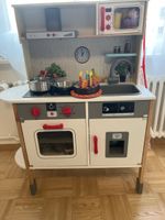 Spielküche aus Holz mit Zubehör