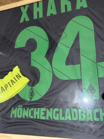 Granit Xhaka Trikot mit Unterschrift im Rahmen!🔥