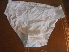 Slip Gr. 48/50 Weiss mit Spitzen NEU C&A
