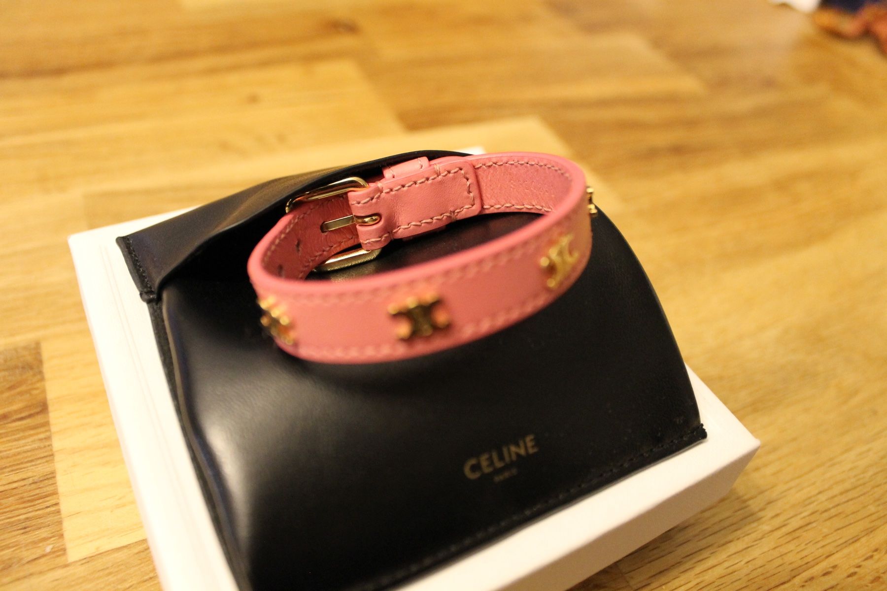 Celine Bracciali & Braccialetti: Bracelet en cuir rose, CELINE – Usato da Renens VD venduto da rou_k7m5 2