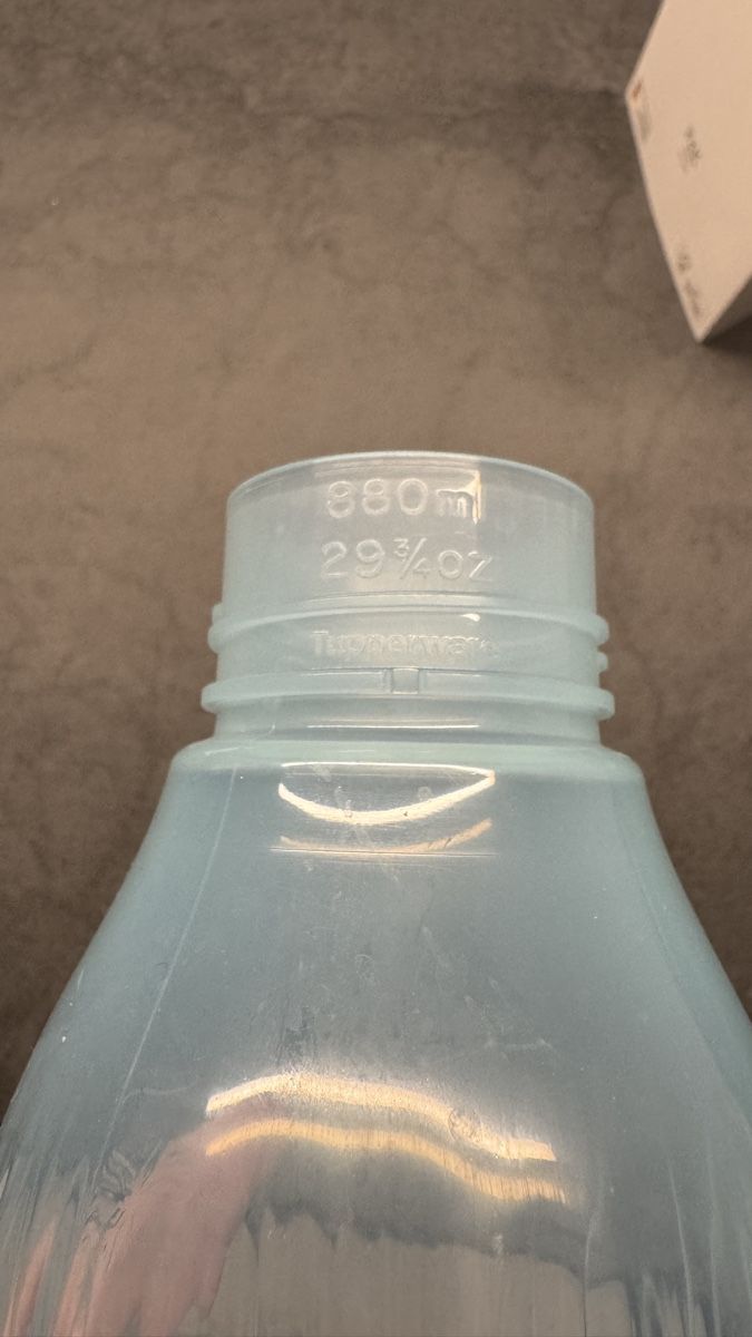 Tupperware Borracce & Thermos: Tupperware Trinkflasche blau 880ml – Usato da Dübendorf venduto da lilmissprincess 2