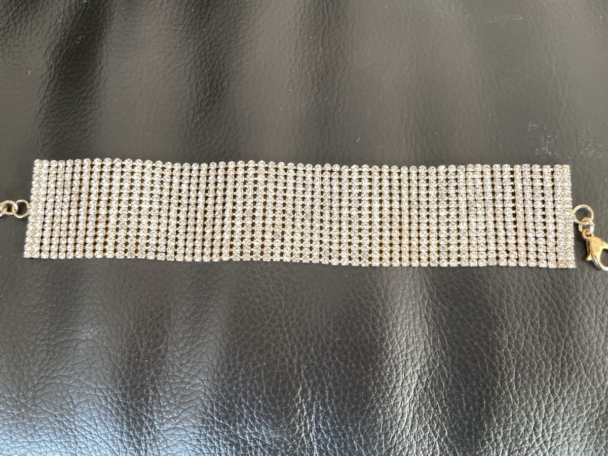 Bracciali & Braccialetti: Bracciale in maglia con strass color oro – Usato da Breganzona venduto da BlueBlue 6