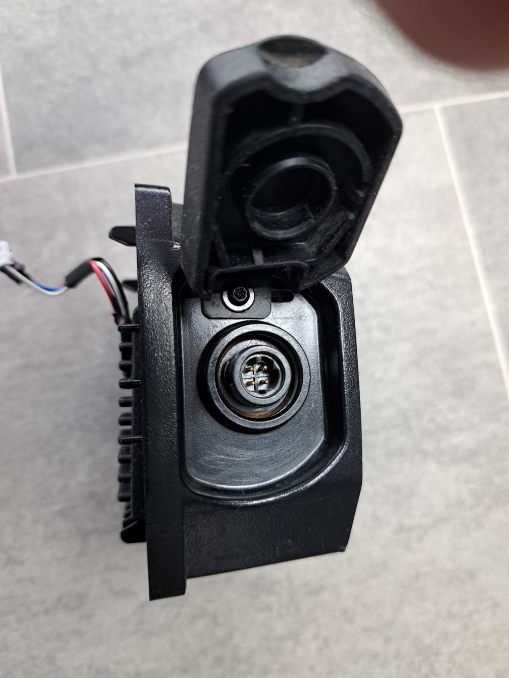Yamaha Batterie: Yamaha  Akkuladebuchse – Usato da ROESCHENZ venduto da ASUS66